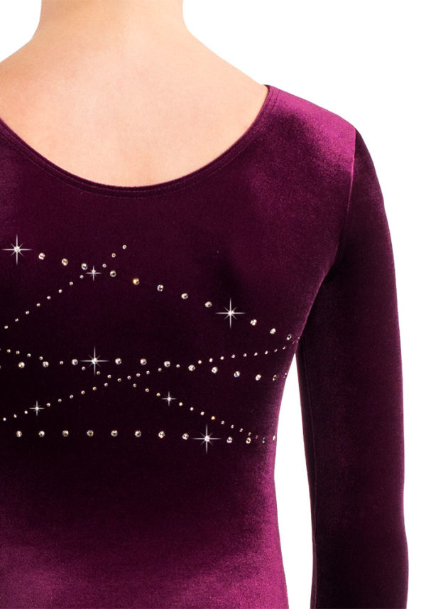 Gymnastikanzug mit3/4 Arm aus weichem Samt in lila, mit Strass vorne und hinten im Oberteil