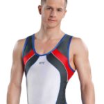 Turntrikot mit kurzen Paspeln vorne und hinten